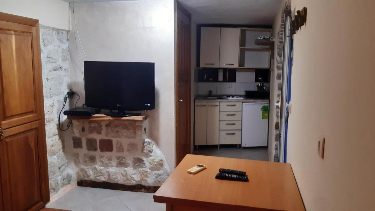 Apartments Lanmari Risan Exterior foto